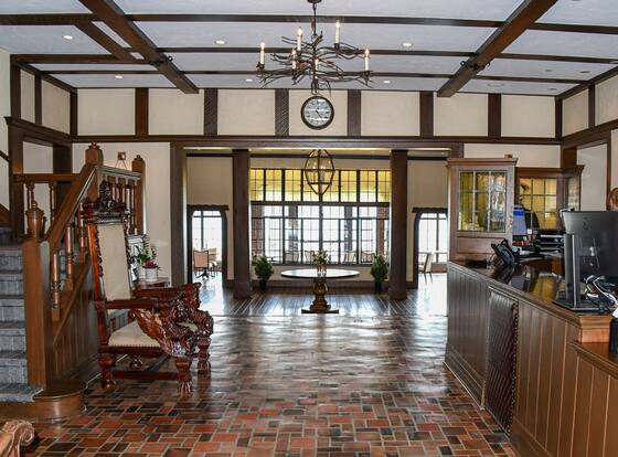 St. Clair Inn is a family friendly hotel in St. Clair, Michigan (MI)