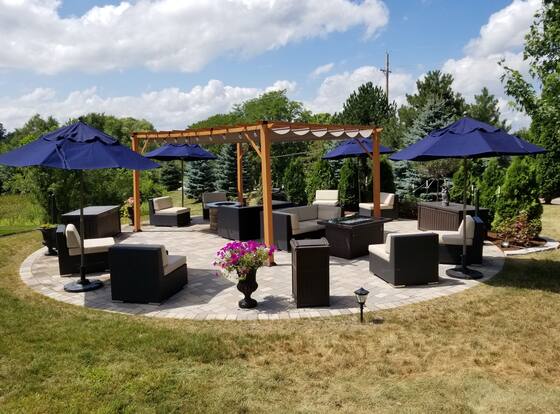 Comfort Suites Lake Geneva East is a family friendly hotel in Lake Geneva, Wisconsin (WI)