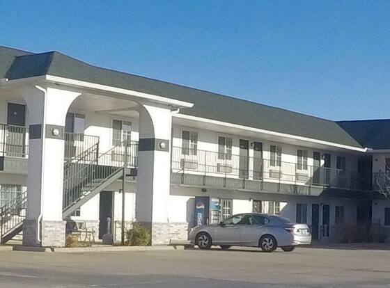 Rodeway Inn Goddard is a family friendly hotel in Goddard, Kansas (KS)