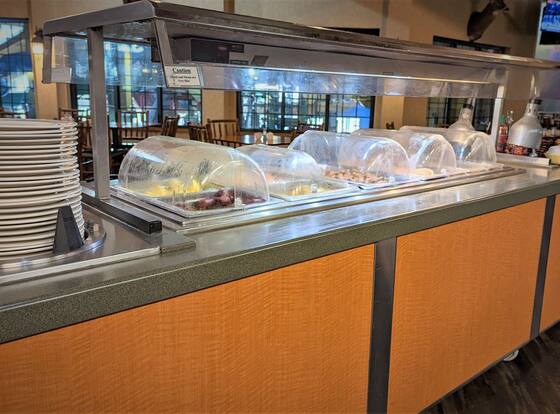 Tundra Lodge is a family friendly hotel in Green Bay, Wisconsin (WI)