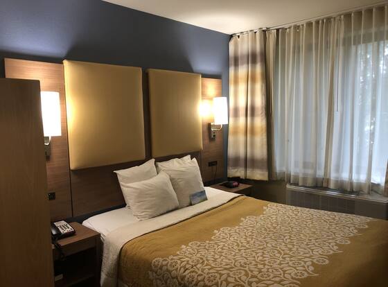 Days Inn by Wyndham Brooklyn is a family friendly hotel in Brooklyn, New York (NY)