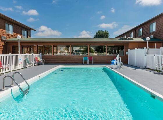 Super 8 by Wyndham Lebanon is a family friendly hotel in Lebanon, Missouri (MO)