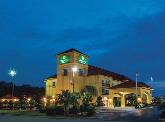 La Quinta Inn & Suites by Wyndham Prattville is a family friendly hotel in Prattville, Alabama (AL)