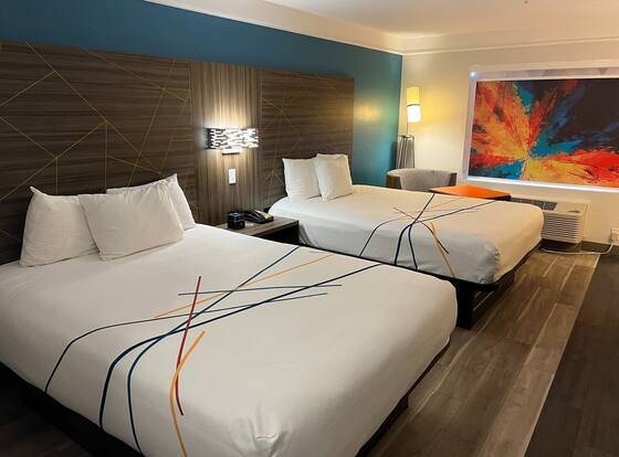 La Quinta Inn & Suites by Wyndham OKC North - Quail Springs is a family friendly hotel in Oklahoma City, Oklahoma (OK)