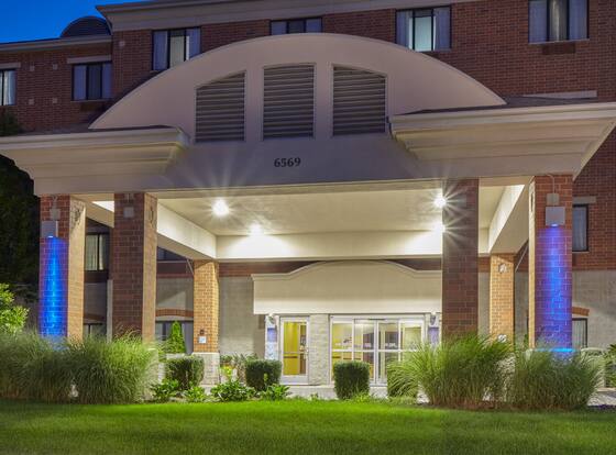 Holiday Inn Grand Rapids - South by IHG is a family friendly hotel in Wyoming, Michigan (MI)