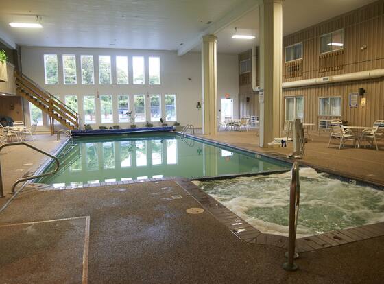 Sandwich Lodge & Resort is a family friendly hotel in Forestdale, Massachusetts (MA)