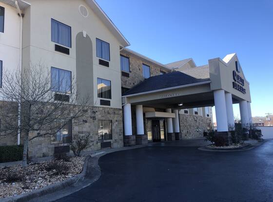 Quality Inn & Suites Malvern is a family friendly hotel in Malvern, Arkansas (AR)