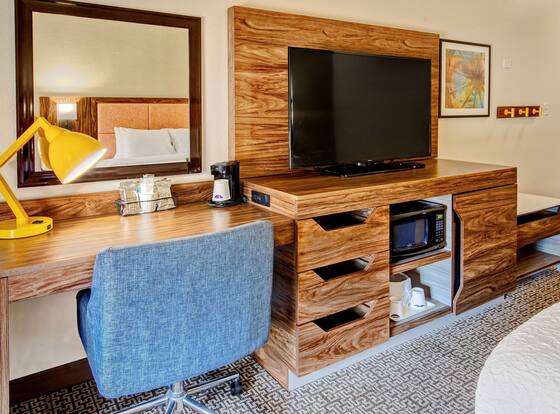 Hampton Inn Van Buren is a family friendly hotel in Van Buren, Arkansas (AR)