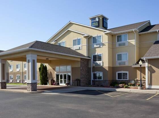 GrandStay Hotel & Suites Becker Big Lake is a family friendly hotel in Becker, Minnesota (MN)