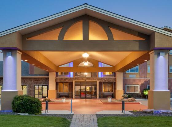 Comfort Suites Boise West Meridian is a family friendly hotel in Meridian, Idaho (ID)