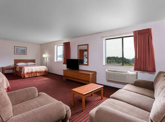 Super 8 by Wyndham Dumfries/Quantico is a family friendly hotel in Dumfries, Virginia (VA)