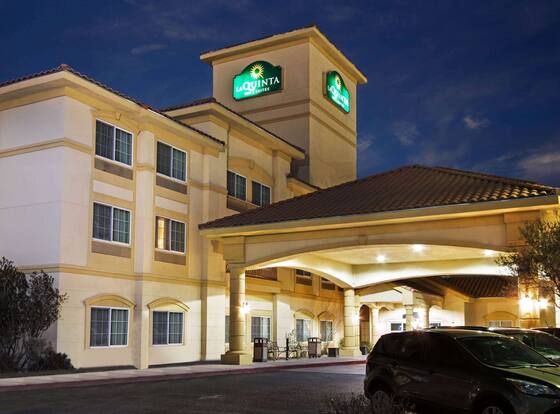 La Quinta Inn & Suites by Wyndham Albuquerque Midtown is a family friendly hotel in Albuquerque, New Mexico (NM)