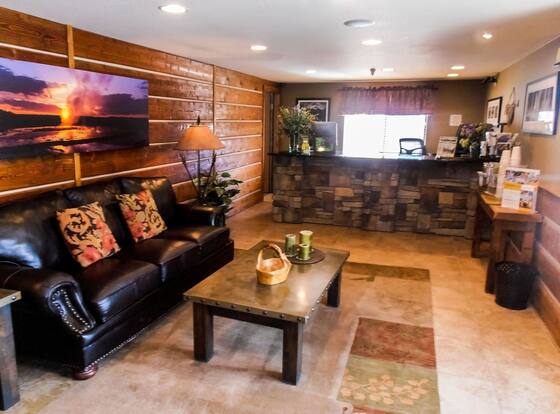 Travelodge by Wyndham Gardiner Yellowstone Park North is a family friendly hotel in Gardiner, Montana (MT)
