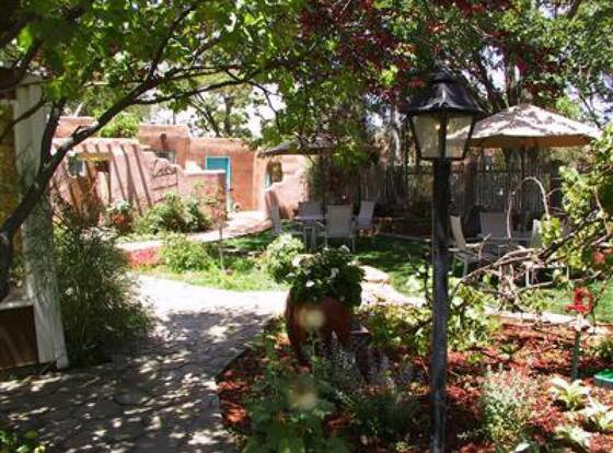 Casas de Suenos Old Town Historic Inn, Ascend Hotel Collection is a family friendly hotel in Albuquerque, New Mexico (NM)