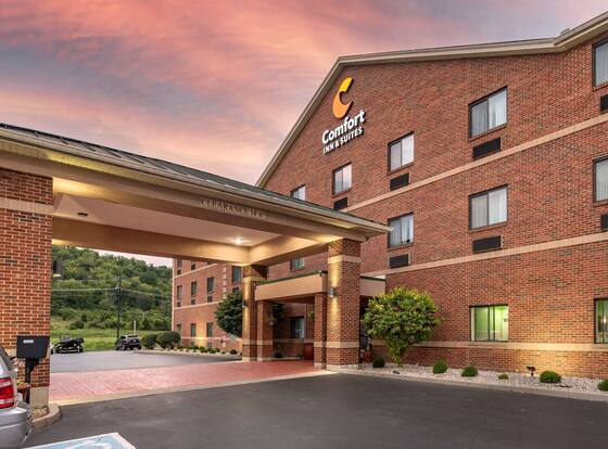 Comfort Inn & Suites is a family friendly hotel in Lawrenceburg, Indiana (IN)