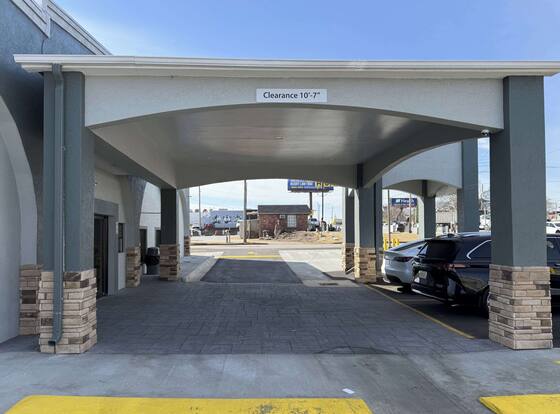 Clarion Pointe is a family friendly hotel in Decatur, Alabama (AL)