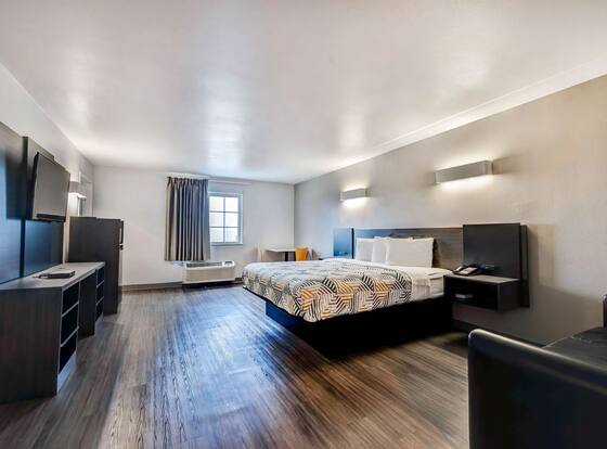 Motel 6 Mesquite, TX - Balch Springs is a family friendly hotel in Balch Springs, Texas (TX)