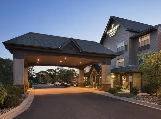 Country Inn & Suites by Radisson, St. Cloud East, MN is a family friendly hotel in St. Cloud, Minnesota (MN)