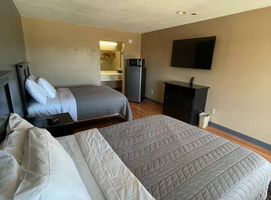 Best Budget Inn is a family friendly hotel in Bastrop, Louisiana (LA)