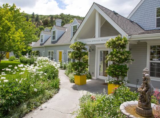 Lithia Springs Resort is a family friendly hotel in Ashland, Oregon (OR)