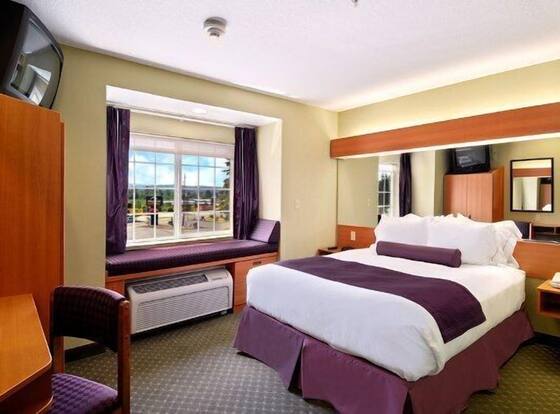 Stay Beyond Inn & Suites is a family friendly hotel in Elma, Washington (WA)