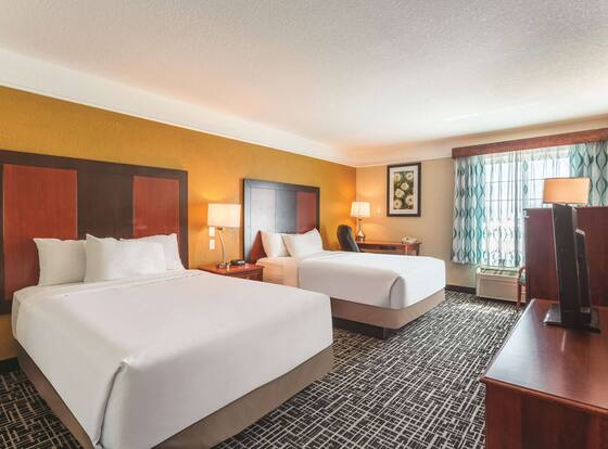 La Quinta Inn & Suites by Wyndham Deming is a family friendly hotel in Deming, New Mexico (NM)