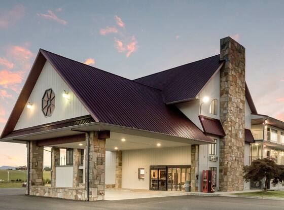 Red Roof Inn Dandridge is a family friendly hotel in Jefferson City, Tennessee (TN)