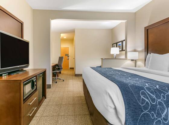 Comfort Suites is a family friendly hotel in Batesville, Arkansas (AR)
