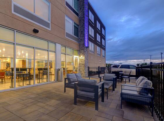 Holiday Inn Express And Suites Detroit Dearborn by IHG is a family friendly hotel in Dearborn, Michigan (MI)
