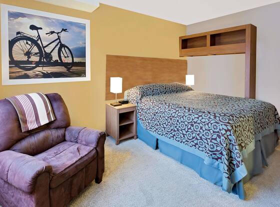 Days Inn by Wyndham Winona is a family friendly hotel in Winona, Minnesota (MN)