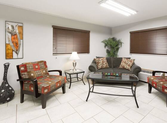 Super 8 by Wyndham Osceola IA is a family friendly hotel in Osceola, Iowa (IA)