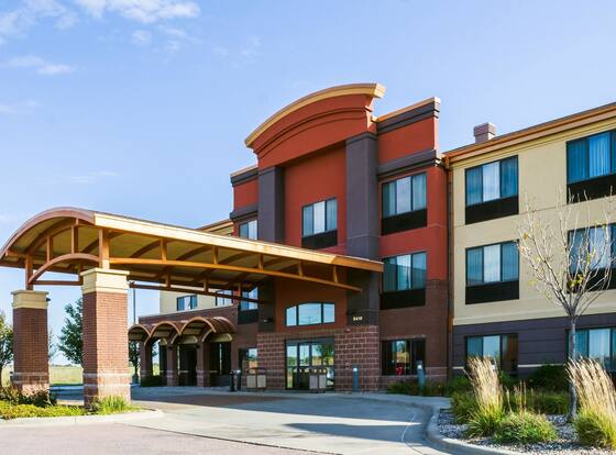 Clarion Pointe Sioux Falls Airport is a family friendly hotel in Sioux Falls, South Dakota (SD)