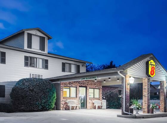 Super 8 by Wyndham Monroe WI is a family friendly hotel in Monroe, Wisconsin (WI)