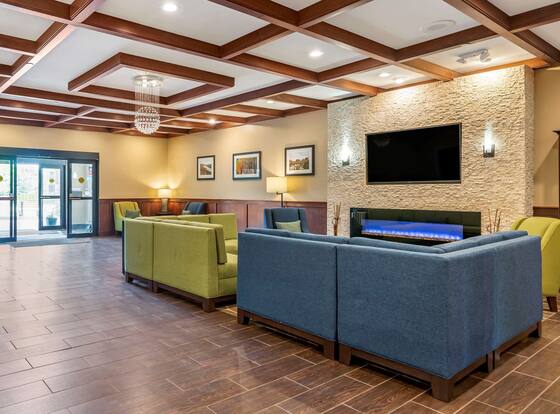 Comfort Suites Grand Rapids North is a family friendly hotel in Comstock Park, Michigan (MI)