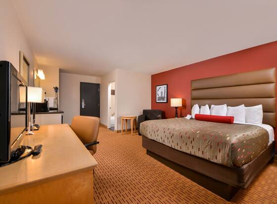 Clackamas Inn & Suites is a family friendly hotel in Happy Valley, Oregon (OR)