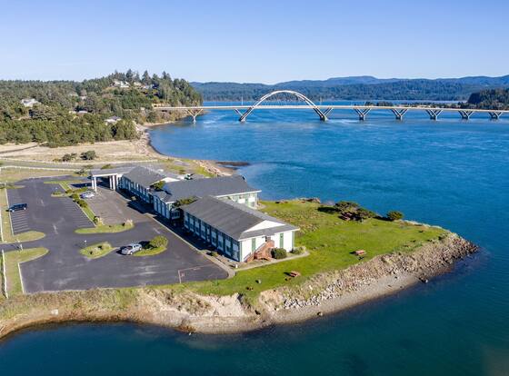 Alsi Resort is a family friendly hotel in Waldport, Oregon (OR)