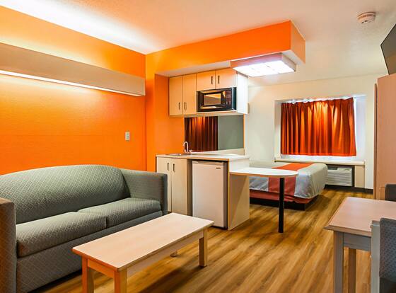 Motel 6 Sycamore, IL is a family friendly hotel in Sycamore, Illinois (IL)