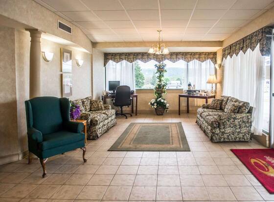 Econo Lodge And Suites Shamokin Dam - Selinsgrove is a family friendly hotel in Shamokin Dam, Pennsylvania (PA)