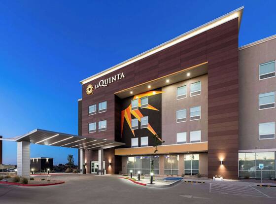 La Quinta Inn & Suites by Wyndham El Paso East Loop-375 is a family friendly hotel in Fort Bliss, Texas (TX)