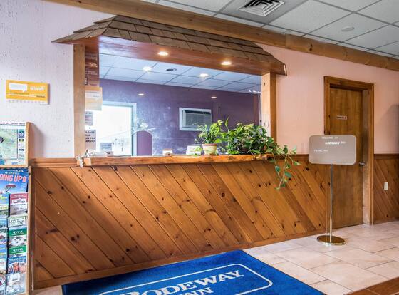 Rodeway Inn is a family friendly hotel in Bellows Falls, Vermont (VT)
