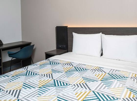 Motel 6 San Pedro, CA – Port Of Los Angeles is a family friendly hotel in Los Angeles, California (CA)