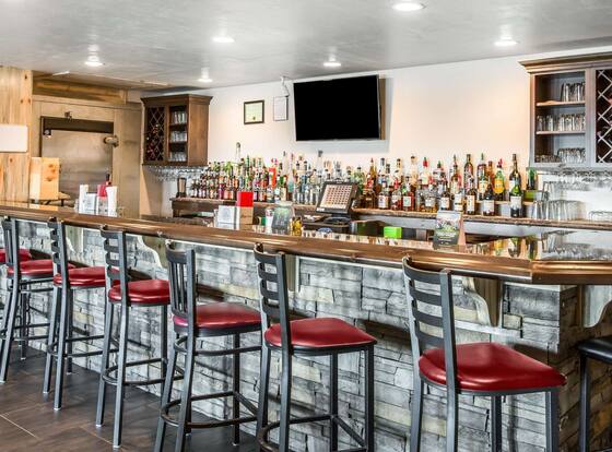 Econo Lodge is a family friendly hotel in Rawlins, Wyoming (WY)
