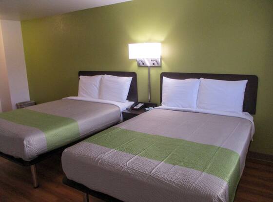 Motel 6 North Olmsted, OH - Cleveland is a family friendly hotel in North Olmsted, Ohio (OH)