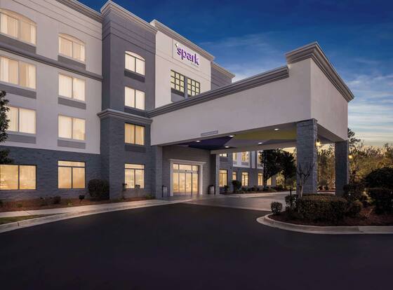 Spark by Hilton Port Wentworth Savannah is a family friendly hotel in Port Wentworth, Georgia (GA)