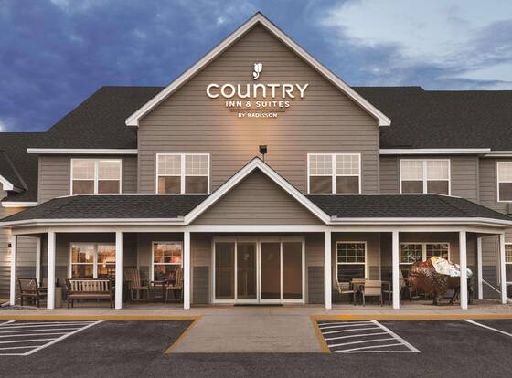Country Inn & Suites by Radisson, Buffalo, MN is a family friendly hotel in Buffalo, Minnesota (MN)