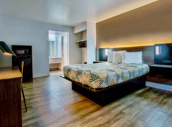 Motel 6 Tucson, AZ - East Williams Center is a family friendly hotel in Tucson, Arizona (AZ)