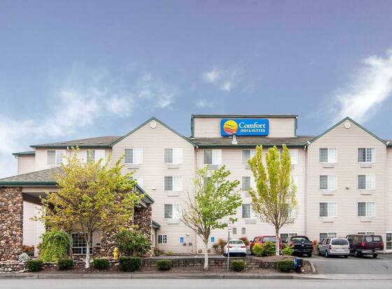 Comfort Inn and Suites Salem is a family friendly hotel in Keizer, Oregon (OR)