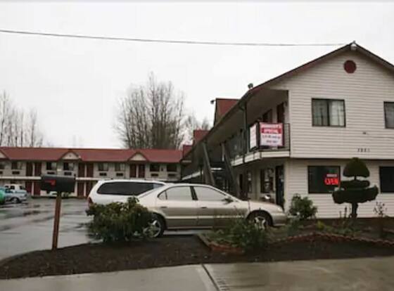 Sunshine Motel is a family friendly hotel in Fife, Washington (WA)