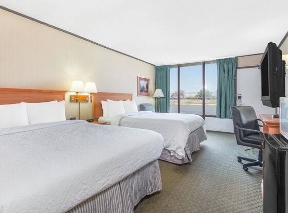 Howard Johnson by Wyndham Gillette is a family friendly hotel in Gillette, Wyoming (WY)