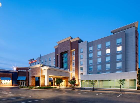 Hampton Inn & Suites St. Louis at Forest Park is a family friendly hotel in St. Louis, Missouri (MO)